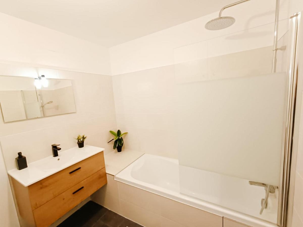 Cosy Calypso 2Ch - Quartier Des Halles & Parking Pau Exterior photo